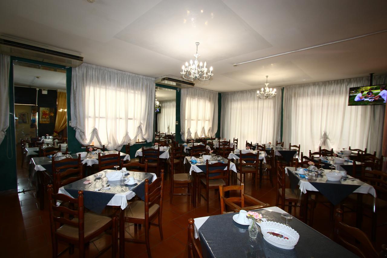Hotel Emanuela Ріміні Екстер'єр фото